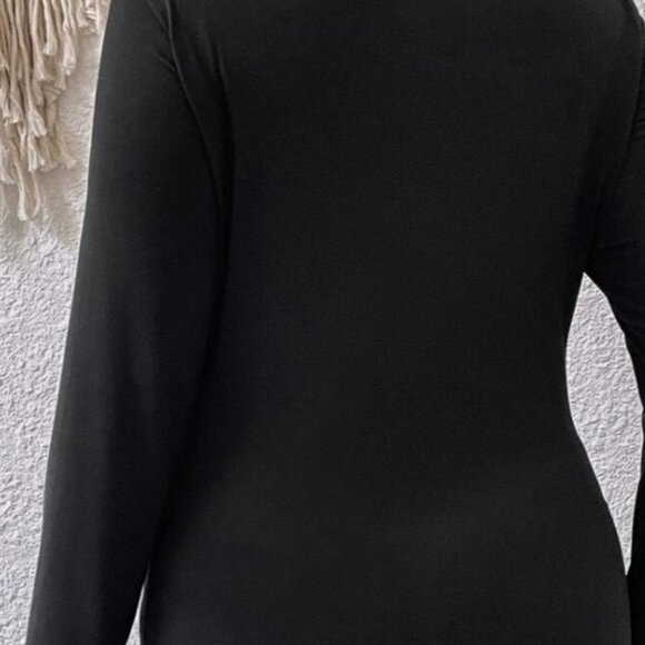 Plus Crisscross Front Ring Detail Tee 3XL NWT - Picture 2 of 2